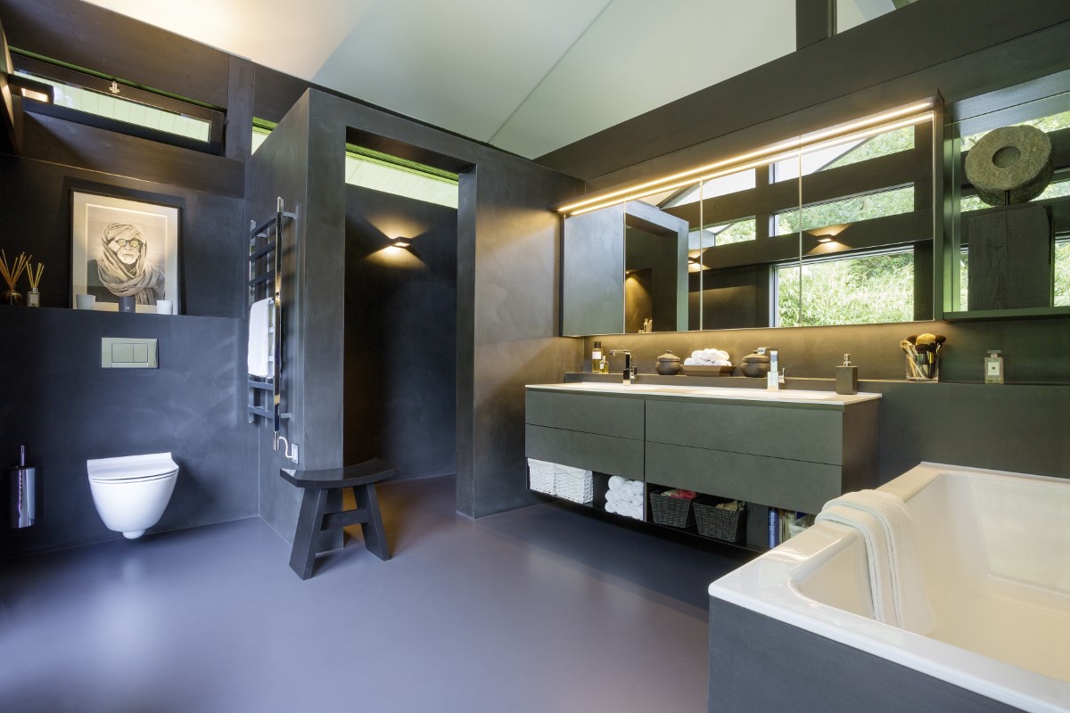 Gietvloer en beton cire badkamer
